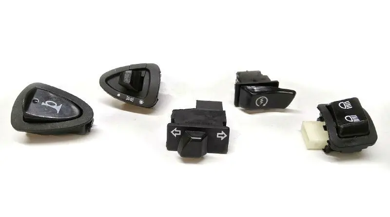 Кнопки руля на скутер GY6 model 2  (к-т 5 шт)