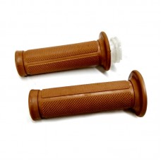 Ручки керма 22 мм гумові коричневі (з вставкою газу під 1 трос), комплект 2 штуки