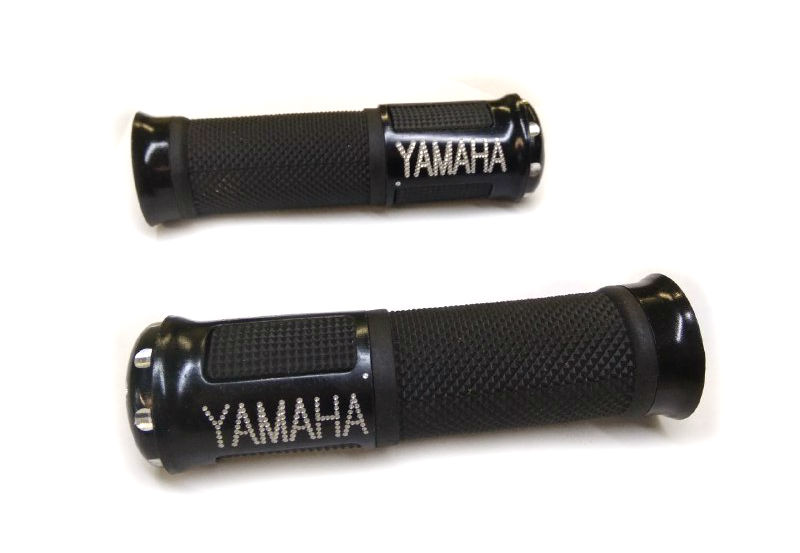 Ручки руля на скутер Yamaha, резиновые с алюминиевыми наконечниками (к-т 2 штуки)